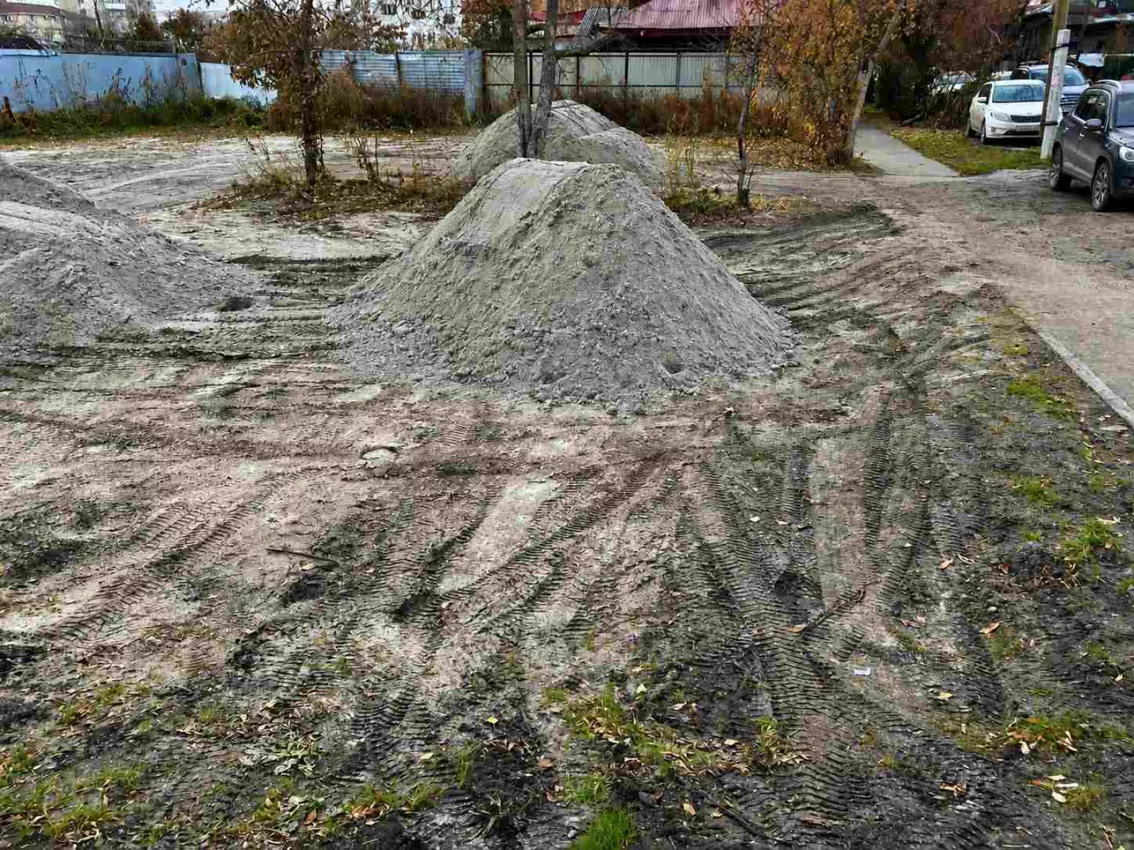 Отсыпка и выравнивание территории под площадку — фото 6